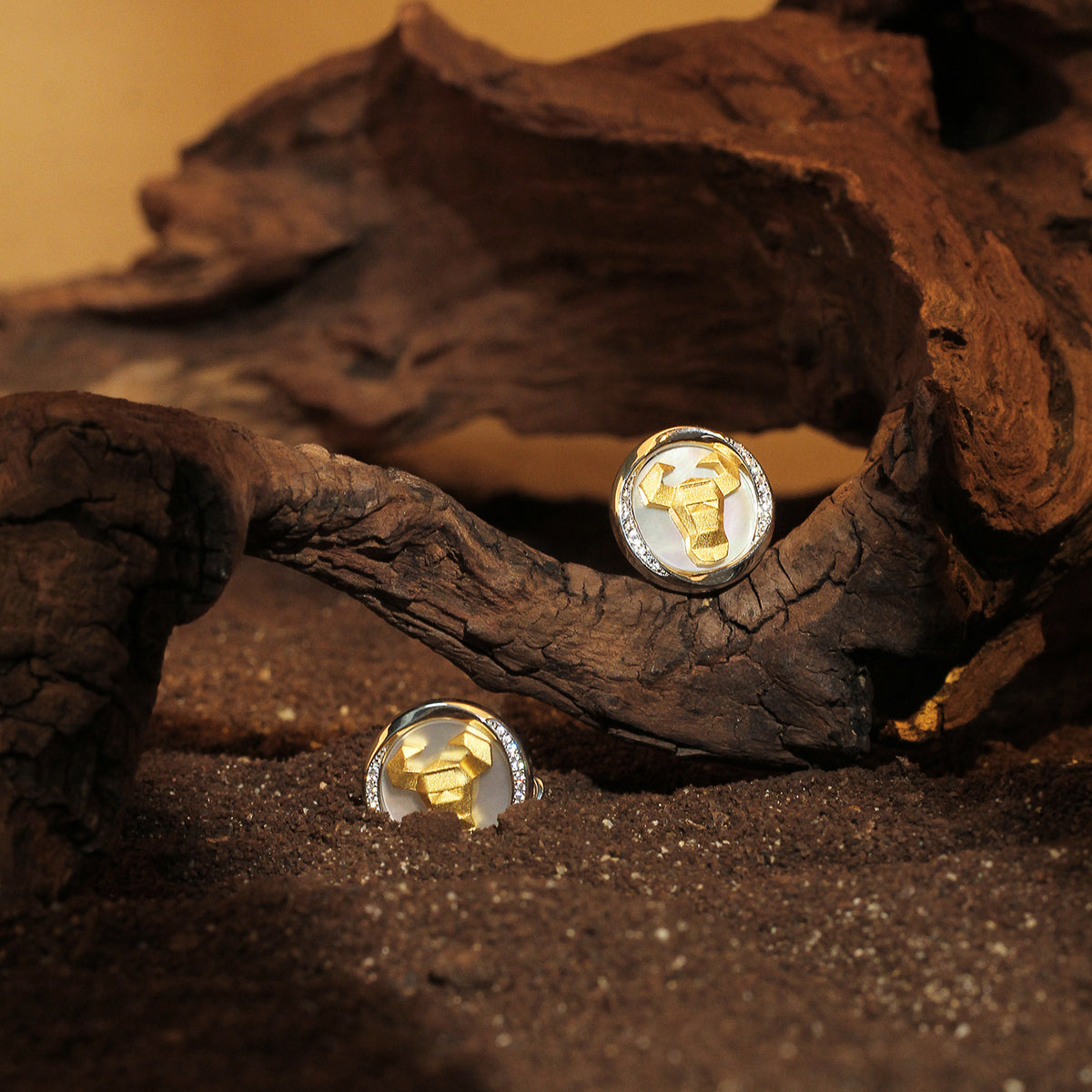 Mobius series Zodiac Ox cufflinks MM2402S