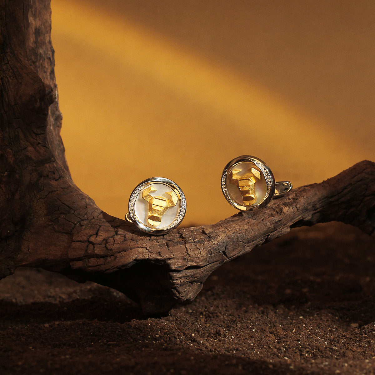 Mobius series Zodiac Ox cufflinks MM2402S