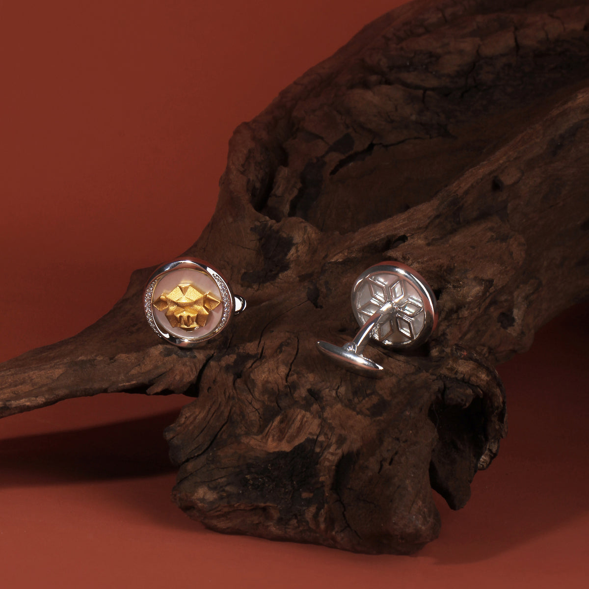 Mobius Series Zodiac Pig Cufflinks MM2411S
