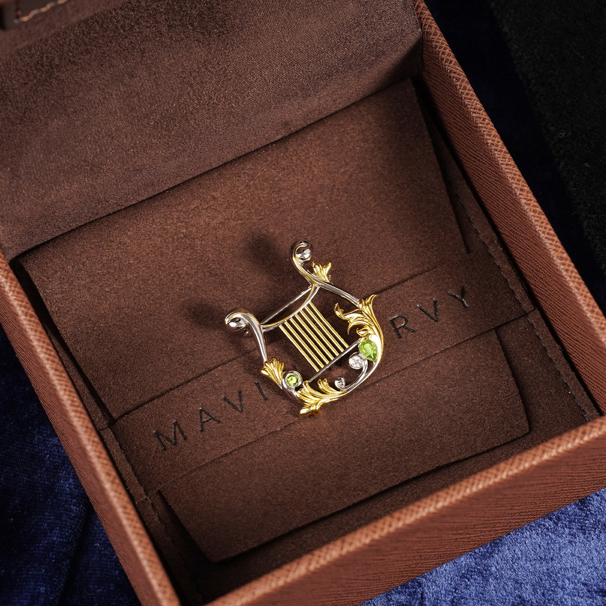 Mythology Series Apollo: Lyre & Wisdom of Love Pin MM2510